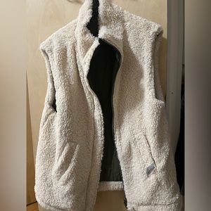 Stradivarius reversible puffer vest - Olive Green